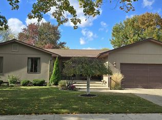 621 Ashwood Dr, Flushing, MI 48433