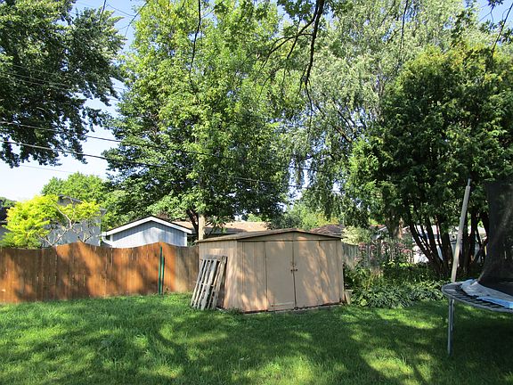 5th image of 632 15th St SE