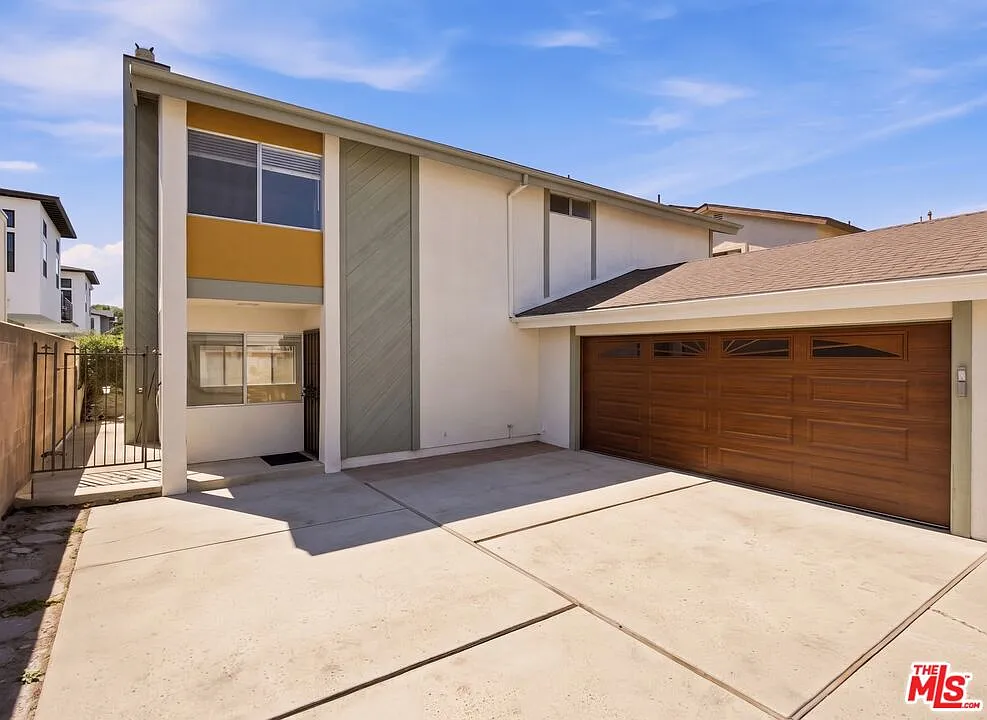 3 bed, 2.0 bath, 2037 sqft, $6,500 — Photo 2