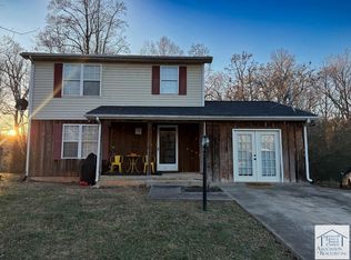 70 Timberwood Dr, Martinsville, VA 24112