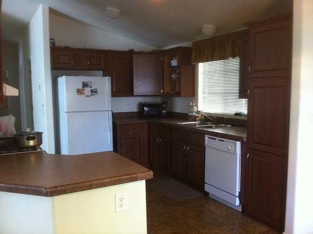 2nd image of 726 Spindrift Dr #726