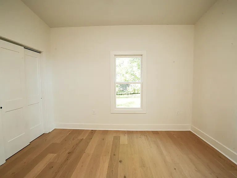2324 W Daisy L Gatson Bates Dr #2 — Photo 9