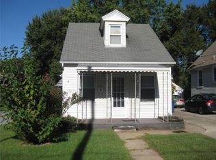 1101 N Benton Ave, Saint Charles, MO 63301