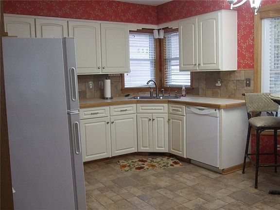 2nd image of 5522 Thrush Dr