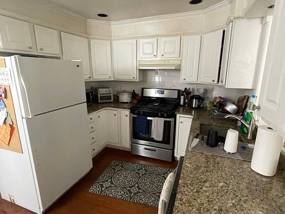 3rd image of 117 E West St