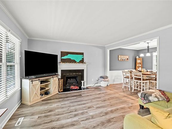4th image of 7108 Avenbury Cir