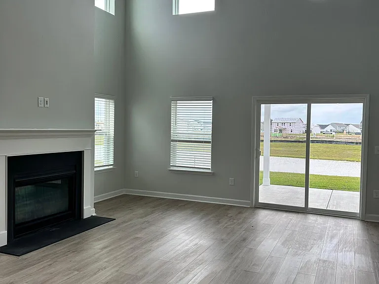 1872 Villena Dr — Photo 2