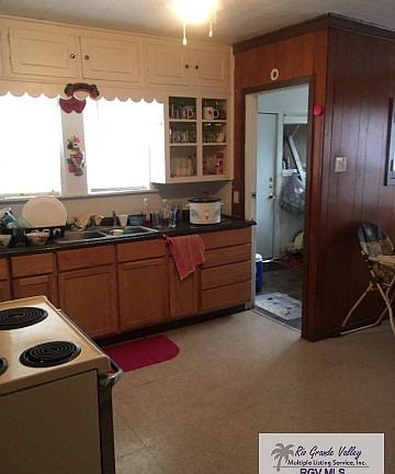 5th image of 801 N Austin St
