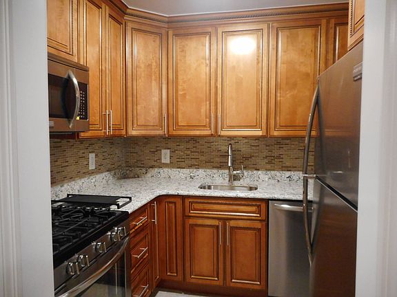 2nd image of 226 E 235th St