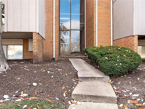2nd image of 1791 Cherokee Dr APT F