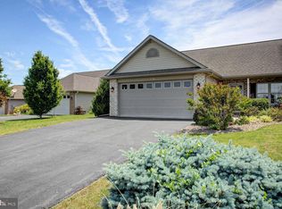 176 Lantern Ln, Chambersburg, PA 17201