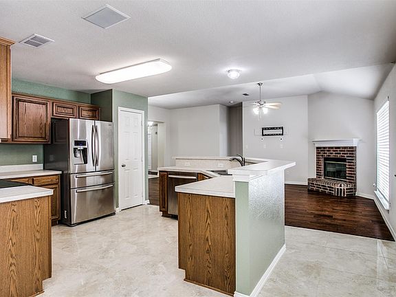 2nd image of 7232 Fossil Lake Dr