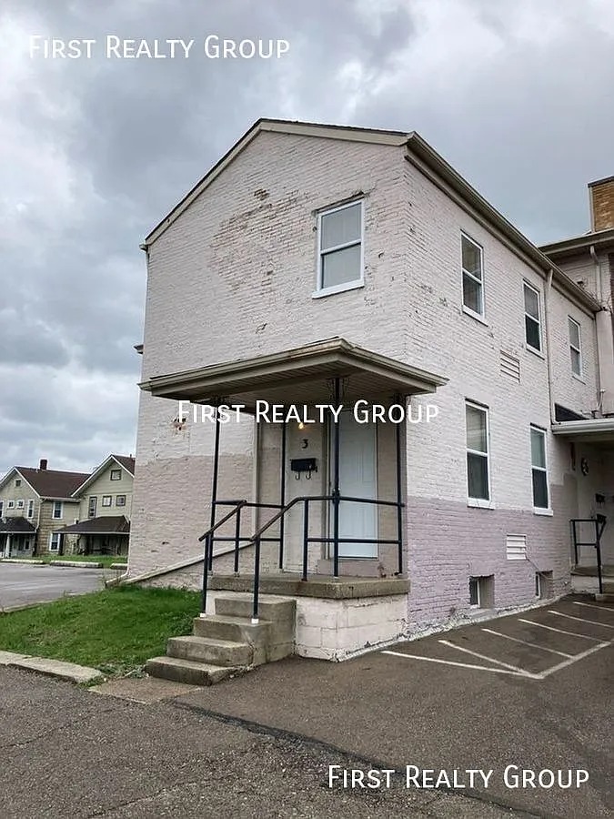 121 W Main St APT 3 photo 1