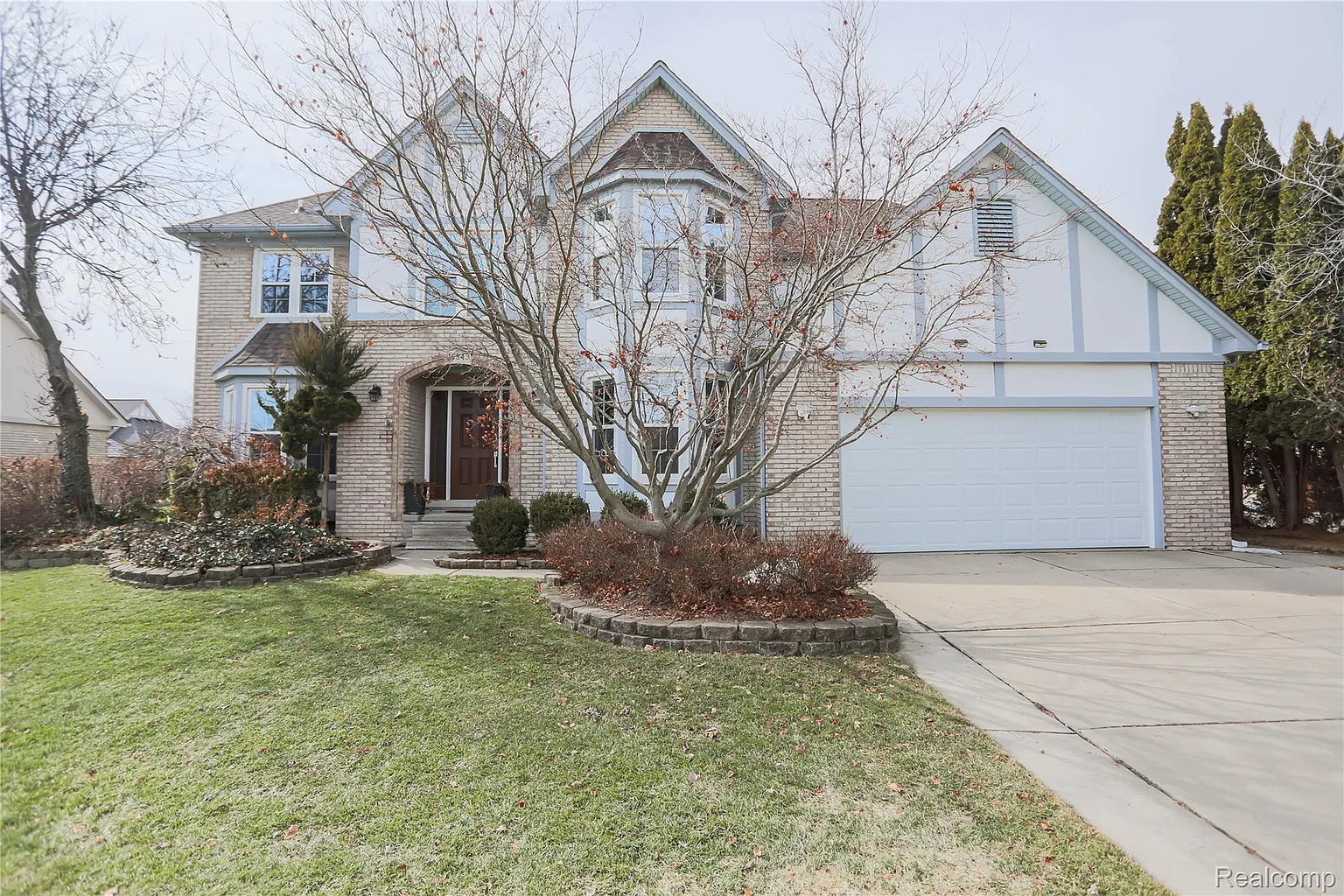 46349 Coachwood Dr photo 1