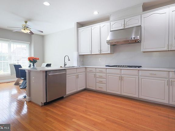 4th image of 22918 N Brown Sq