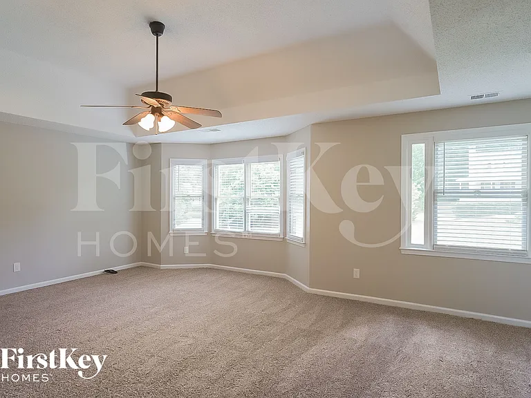 174 Somerset Ln — Photo 9