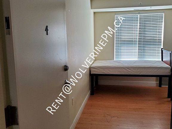 4th image of 392 Albert St Suite 403-403-4