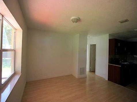 5th image of 280 NW 179th Ter