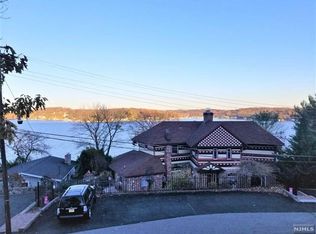 27 Elba Ave, Hopatcong, NJ 07843