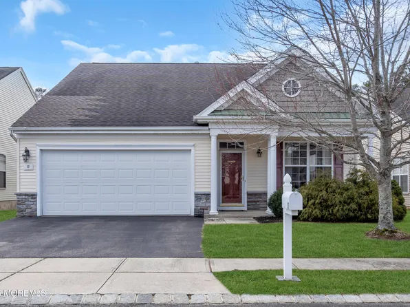 12 Vineyard Way, Barnegat, NJ 08005