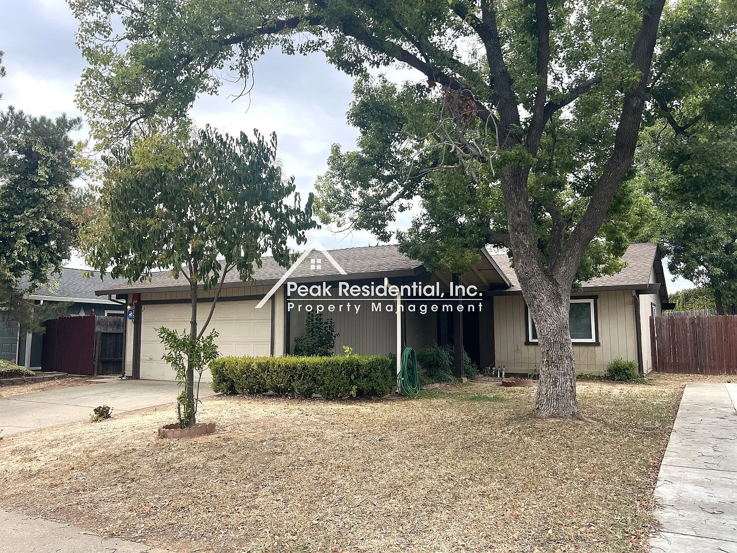 Nice 3bd/2ba House with 2-Car Garage near Routier Rd & Hwy 50 — Photo 3