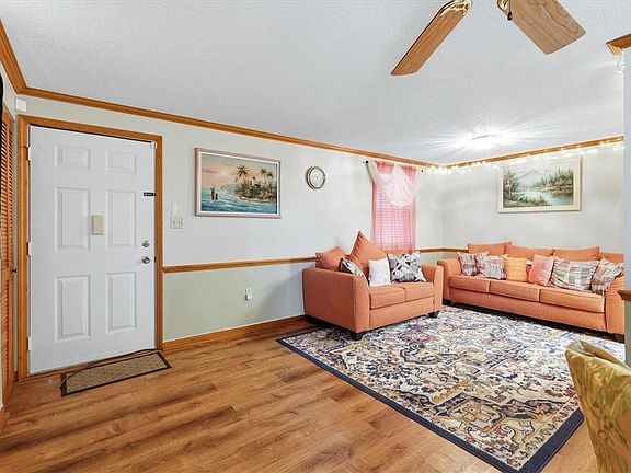 2nd image of 22291 WESTCHESTER BOULEVARD #302