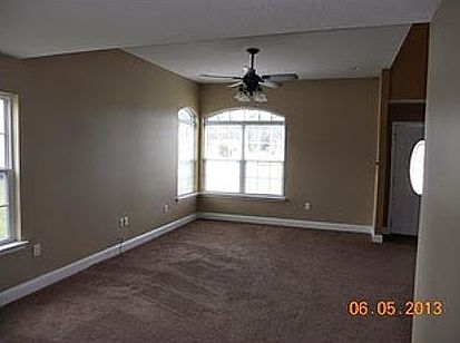 2nd image of 119 Thorn Bush Ct