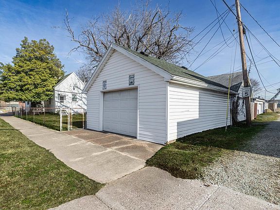 5th image of 2520 W Maryland St