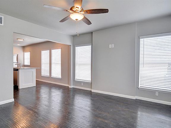 5th image of 3009 Hemphill St Unit 103