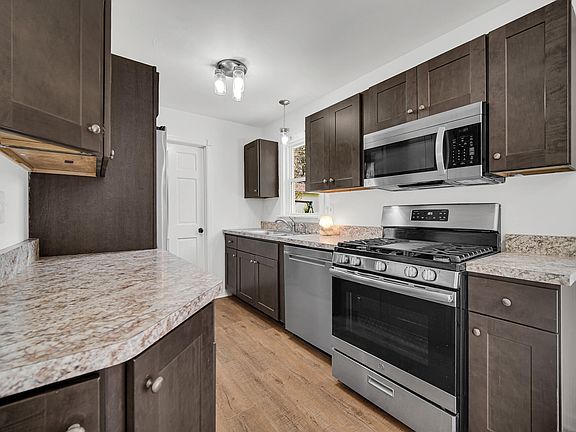 2nd image of 382 Stonehill Dr