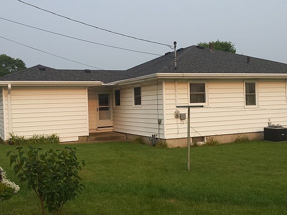 2nd image of 117 7th St SE