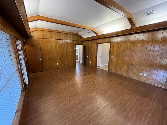 2nd image of 1504 Somerset Pl