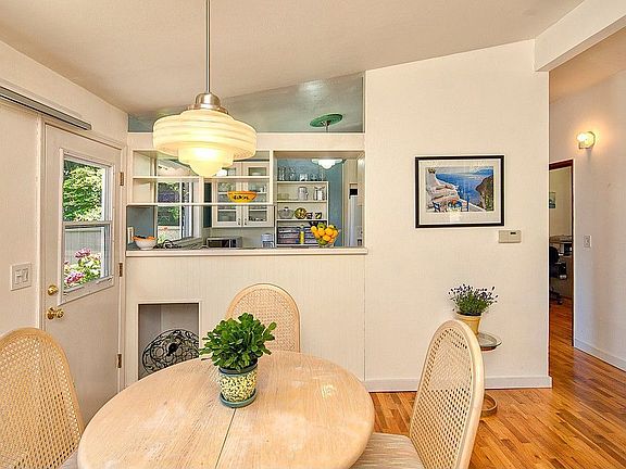 3rd image of 6117 NE 188th Pl