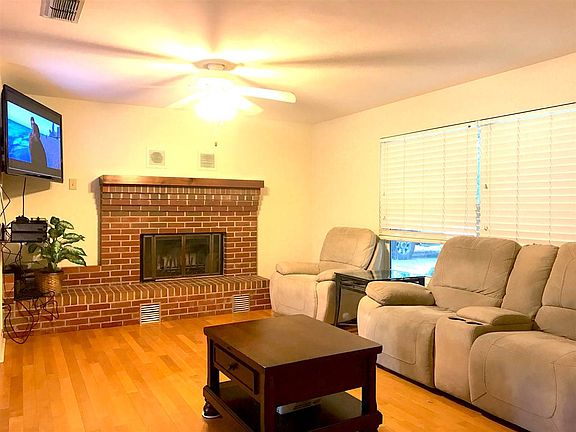 3rd image of 2817 NW 54th Ave