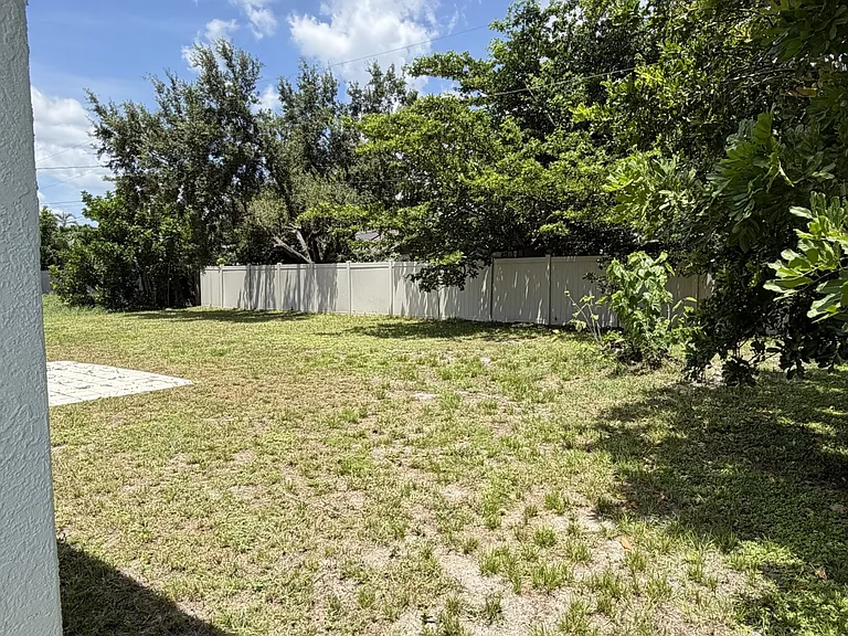 1229 SE 21st Pl — Photo 27