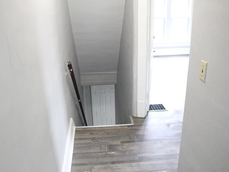 142 N Lancaster St — Photo 22
