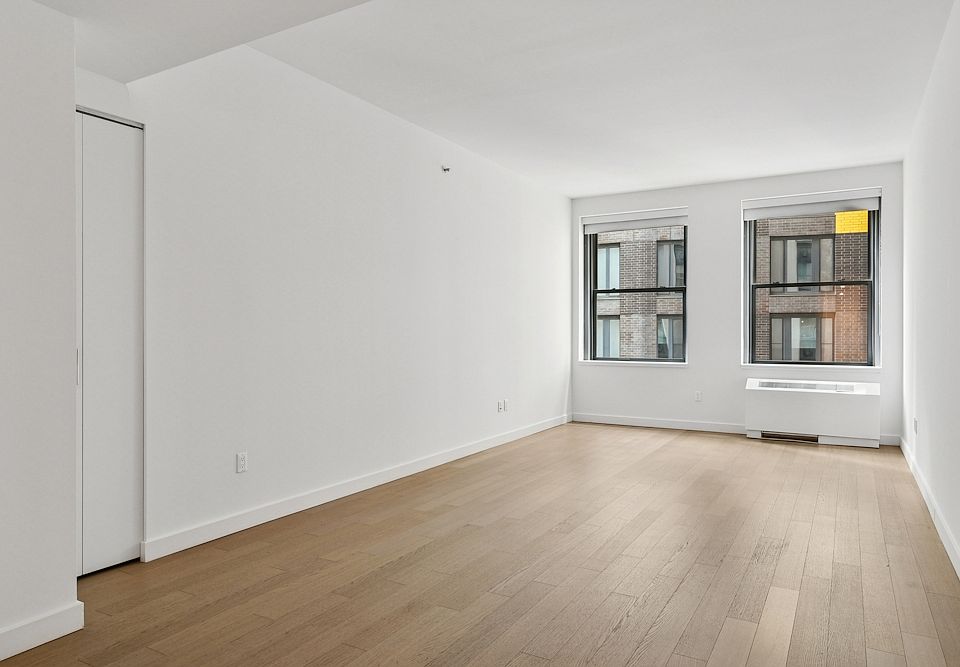 1st image of 20 Exchange Pl APT 1311