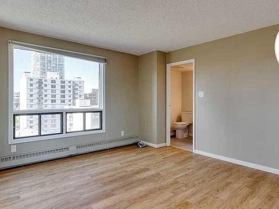 5th image of 924 S 14th Ave SW #804