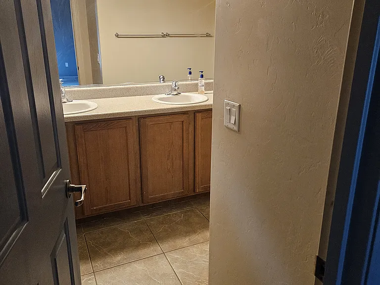 1285 Preston St — Photo 16