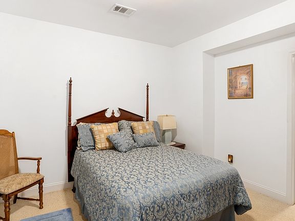 3rd image of 317 Hambrick Park