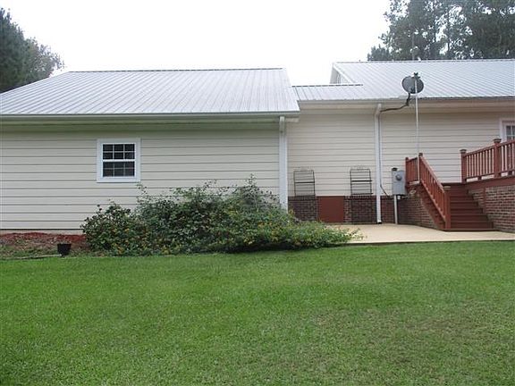 3rd image of 1028 Bennie Trl NW