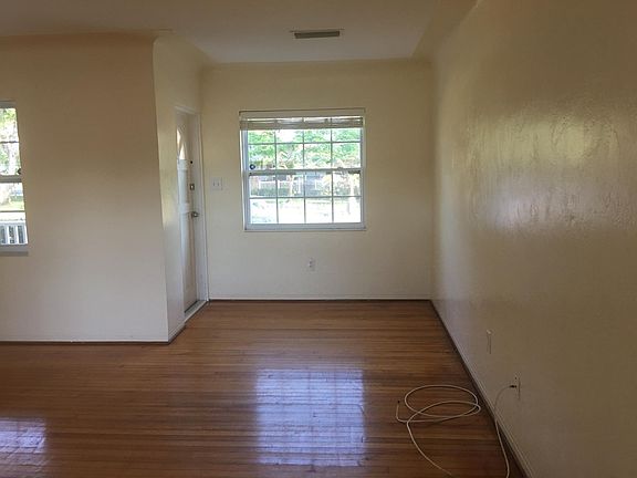 5th image of 3831 28th Ave N