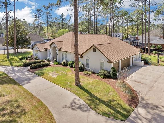 3rd image of 1071 Lynn Dr