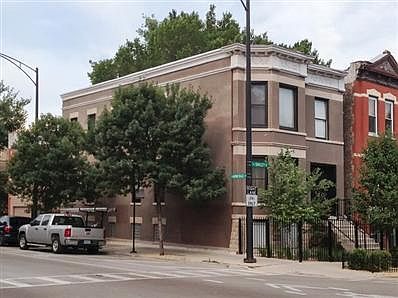 5th image of 1945 N Oakley Ave #12