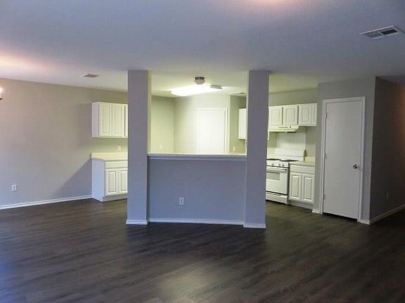 2nd image of 204 Outfitter Dr