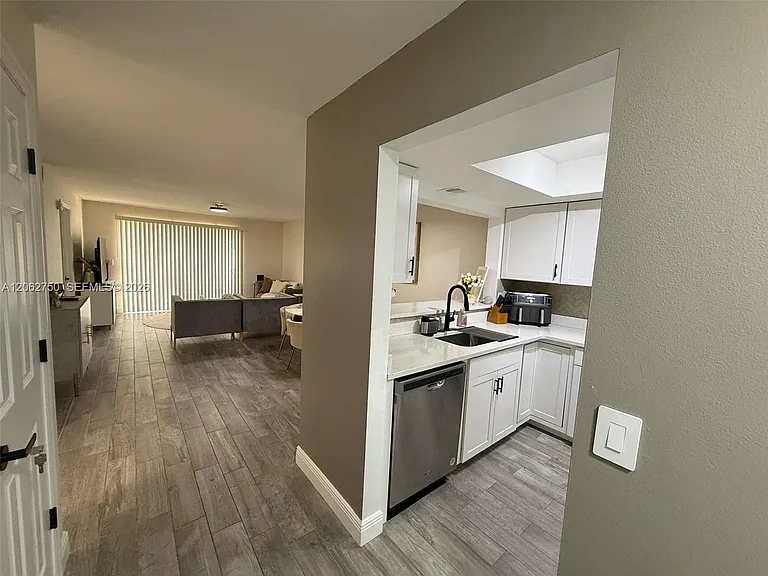 300 Promenade Dr #105 — Photo 8