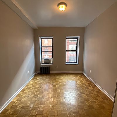 2nd image of 237 W 18th St APT 5RE