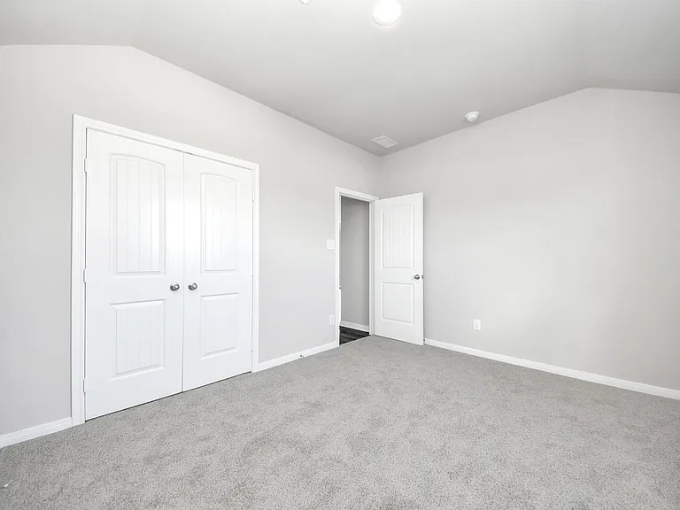 688 Swallow Dr — Photo 24