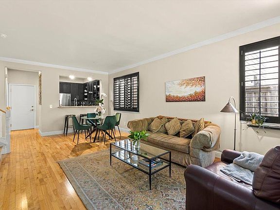 4th image of 204 McNear Cir