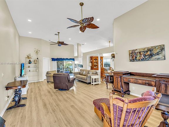 5th image of 5316 Pine Cir